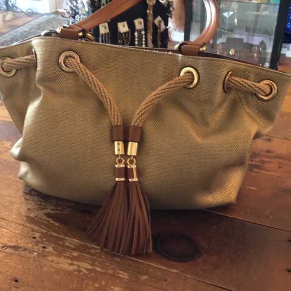 Michael Kors tote in Gold - Picture 1 of 3
